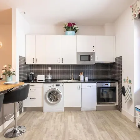Between Old Town & Guggenheim!! Private Parking Apartman