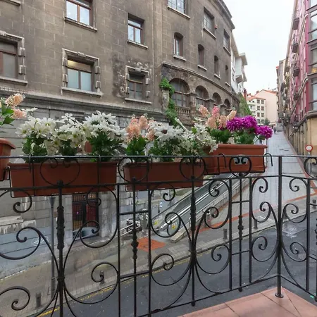 Between Old Town & Guggenheim!! Private Parking Apartament *