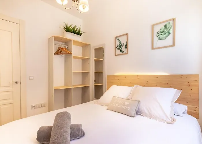 Apartment Between Old Town & Guggenheim!! Private Parking Bilbao