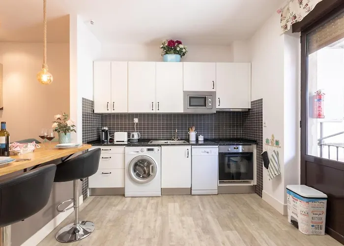 Between Old Town & Guggenheim!! Private Parking Apartman