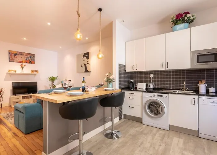 Between Old Town & Guggenheim!! Private Parking Apartman